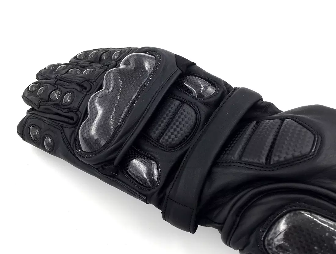 Gants de protection en carbone