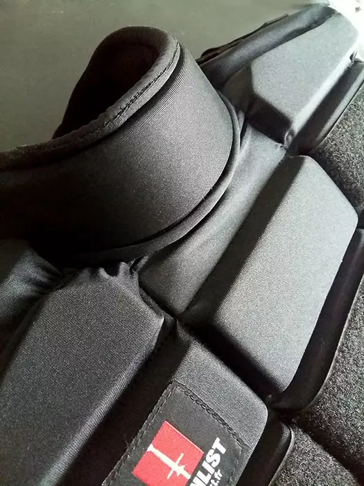 Plastron – Image 3